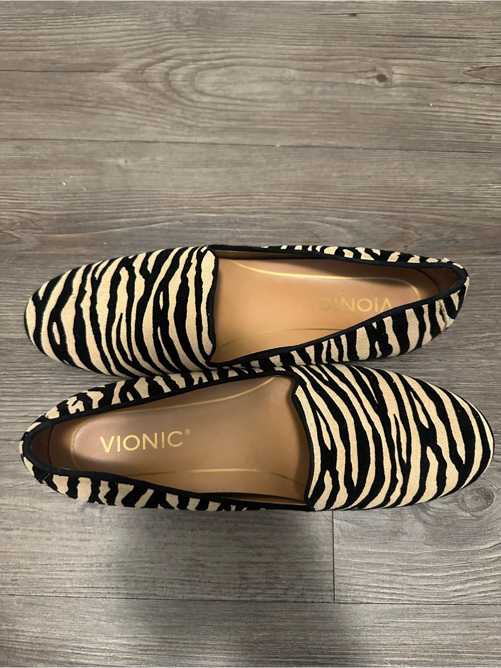 ❤️ Vionic North Willa Tiger Loafer - Size 6